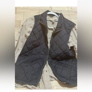 Women’s Old Navy quilted vest and button down shirt size large